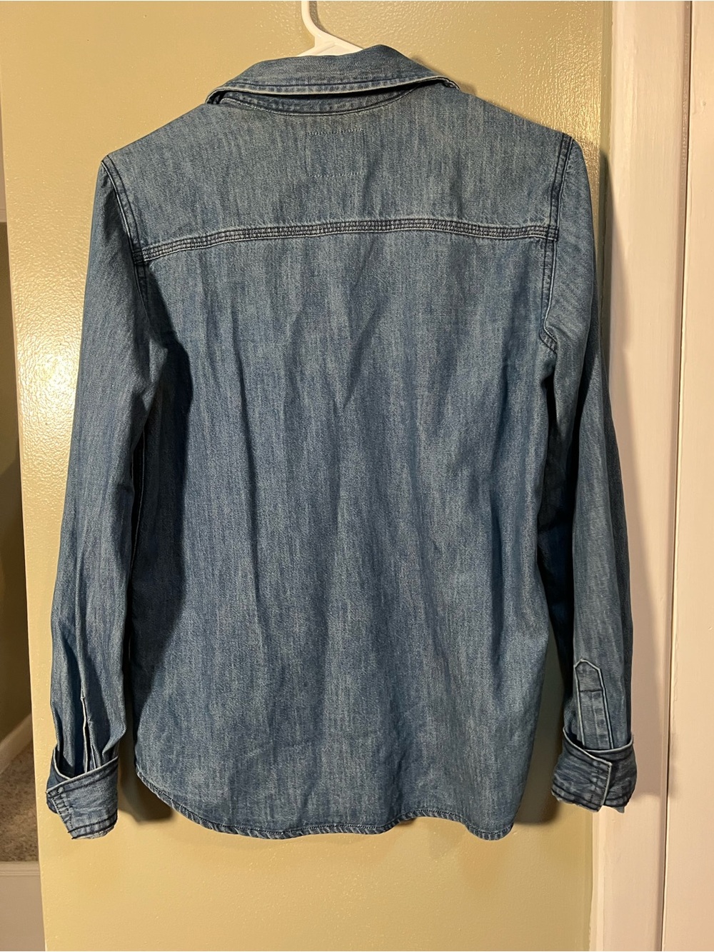American Giant Women’s Size XS Chambray Denim Button Down Shirt Blue 100% Cotton - Picture 5 of 9